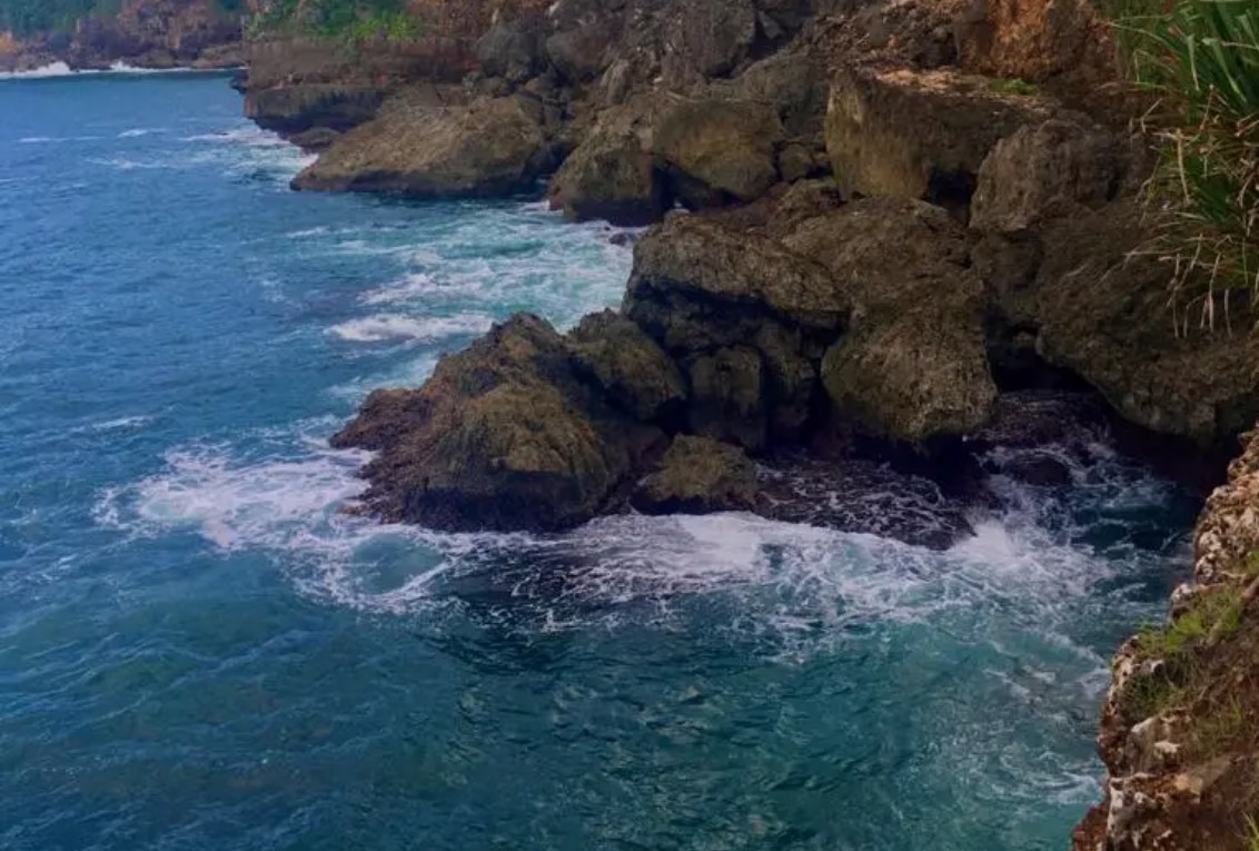 8 Tempat Pemancingan di Gunungkidul yang Asyik, Cocok untuk Aktivitas Luang! 7 Pantai Kesirat