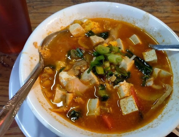 7 Kuliner Seblak di Jogja yang Nikmat dan Wajib Dikunjungi! 7 Seblak & Penyetan Red Ginza