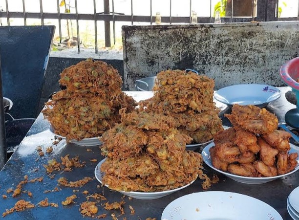 8 Warung Nasi di Jogja yang Lauknya Enak dan Murah, Pasti Jadi Favorit! 7 Warung Pojok Mbak Yuni