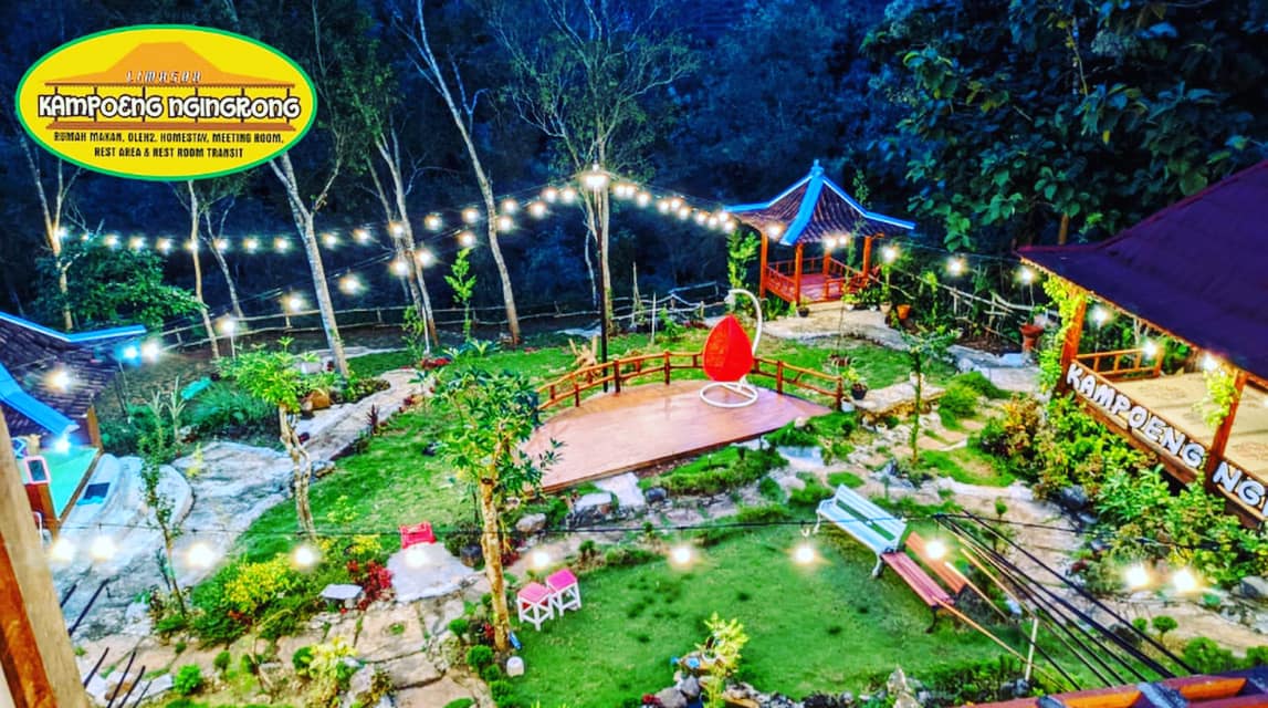 Rumah Makan Kampoeng Ngingrong