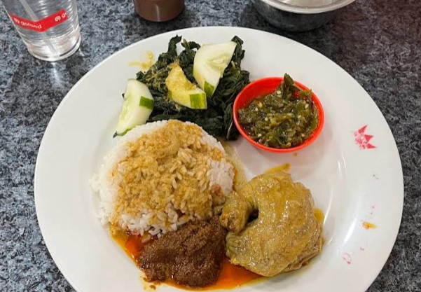 10 Warung Nasi Padang di Jogja yang Enak dan Legendaris 8 RM Padang Minang Ria