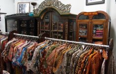 Gerai Batik dan Cinderamata Prambanan
