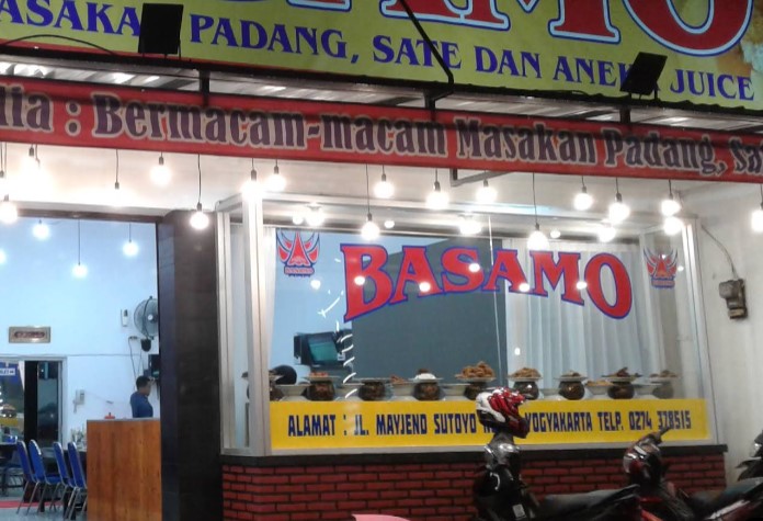 10 Warung Nasi Padang di Jogja yang Enak dan Legendaris 9 Warung Padang Basamo