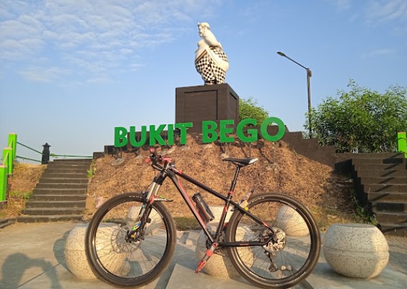 8 Rekomendasi Tempat Piknik di Jogja, Asyik Buat Liburan! 9 Bego Hill (Bukit Bego)