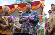 Bupati Kulon Progo, Dr. H. R. Agung Setyawan, S.T., M.Sc., M.M., meresmikan peluncuran program Edu Wisata Nglinggo pada Minggu (29/6/2025) di Desa Wisata Nglinggo, Pagerharjo, Samigaluh.