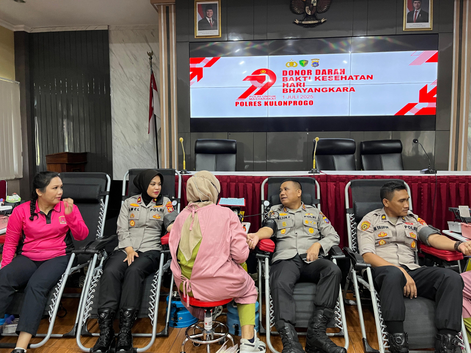 Dalam rangka memperingati Hari Bhayangkara ke-79 yang jatuh pada 1 Juli 2025, Polres Kulonprogo menyelenggarakan kegiatan donor darah sebagai bagian dari program Bakti Kesehatan Polri.