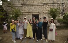 Grup kesenian Best Guruhi dari Tashkent, Uzbekistan (source: Warta Joga Kota)