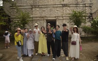 Grup kesenian Best Guruhi dari Tashkent, Uzbekistan (source: Warta Joga Kota)