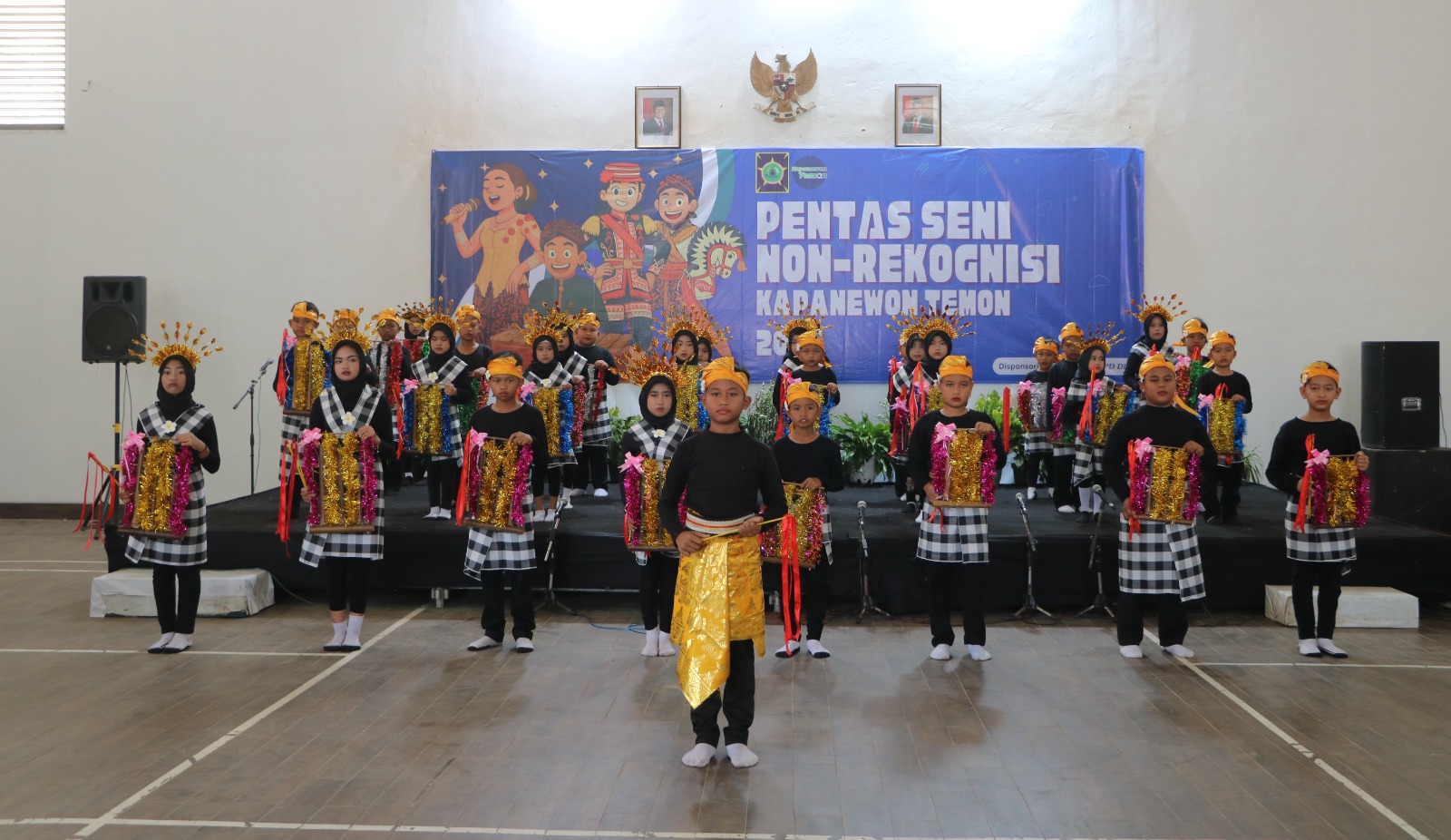 Kapanewon Temon, Kulon Progo, menyelenggarakan acara Pentas Seni Non Rekognisi di GOR Balai Kalurahan Kedundang pada Kamis (19/6/2025)