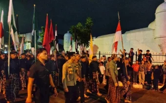 Mubeng Beteng Malam 1 Suro Yogyakarta (source: Suara)
