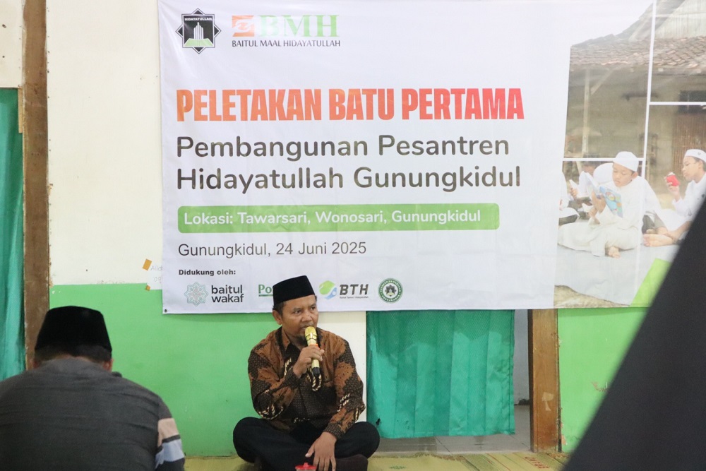 Peletakan batu pertama pembangunan pesantren Hidayatullah Gunungkidul (Source: Harian Jogja)