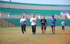 Pemerintah Kabupaten Bantul mengadakan kegiatan pemeriksaan kebugaran jasmani bagi Aparatur Sipil Negara (ASN) di Stadion Sultan Agung pada Jumat pagi, 13 Juni 2025.