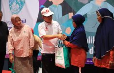 Pemerintah Kabupaten Sleman mengadakan peringatan Hari Lanjut Usia Nasional (HLUN) ke-29 tingkat kabupaten di GOR Pangukan, Tridadi, Sleman pada Jumat (20/6/2025). (source: Times Jogja)