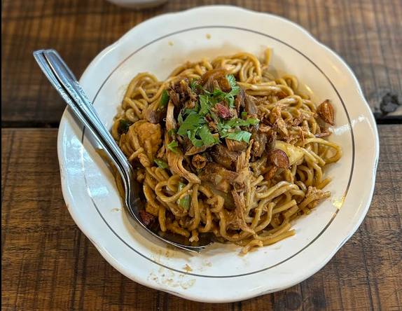 Enak dan Terjangkau, Ini 7 Rekomendasi Warung Bakmi di Jogja yang Wajib Kamu Coba! 2 Bakmi Jawa Mbah Gito