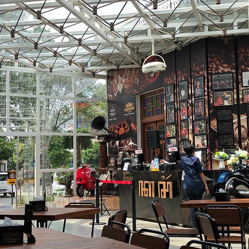 Silol Kopi & Eatery
