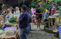 Pasar Mustokoweni