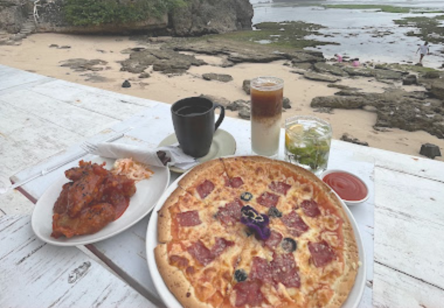 Kunjungi 5 Rekomendasi Cafe di Gunungkidul yang Menawarkan View Pantai Indah Nan Cantik 4 Cafe de Slili