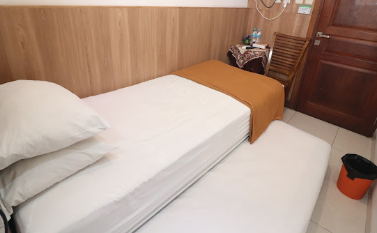 Intip 8 Daftar Hotel yang Bisa Check-in 24 Jam di Jogja, Fasilitas Lengkap dan Harga Bersahabat! 4 The Cabin Hotel Bhayangkara
