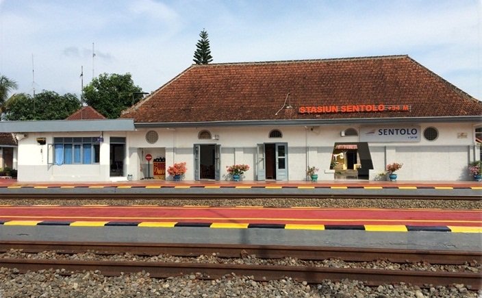 Stasiun Sentolo