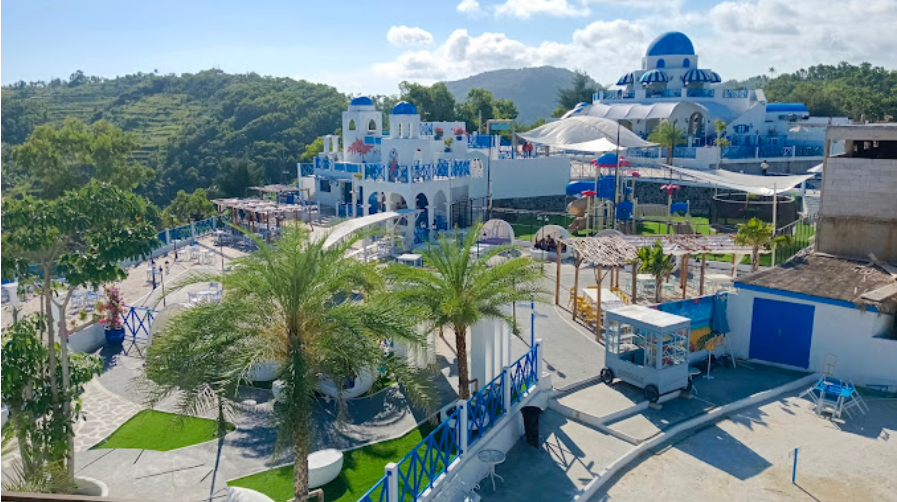 Kunjungi 5 Rekomendasi Cafe di Gunungkidul yang Menawarkan View Pantai Indah Nan Cantik 5 Jungwok Blue Ocean