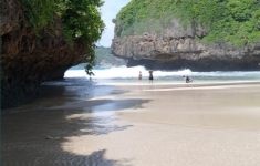 Pantai Greweng
