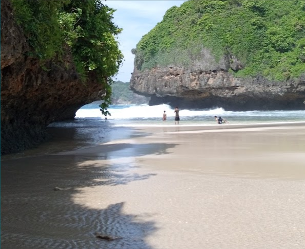 Pantai Greweng