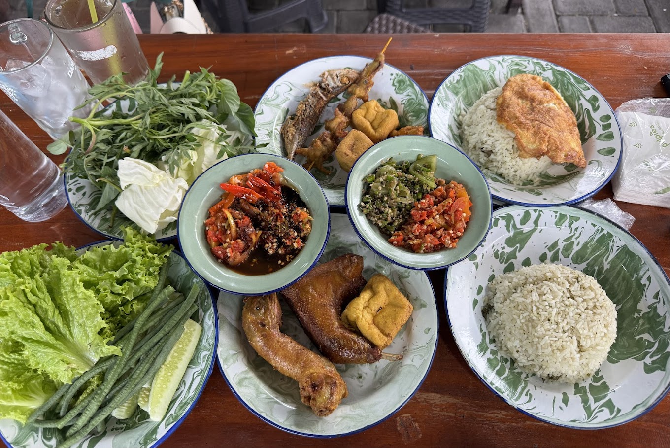 Penyetan & Lalapan Akang (Lalapan Akang)