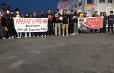 Aliansi Jogja memanggil Ketika orasi di Titik nol KM Yogyakarta, Senin (1/7/2025) (Source: Kompas)