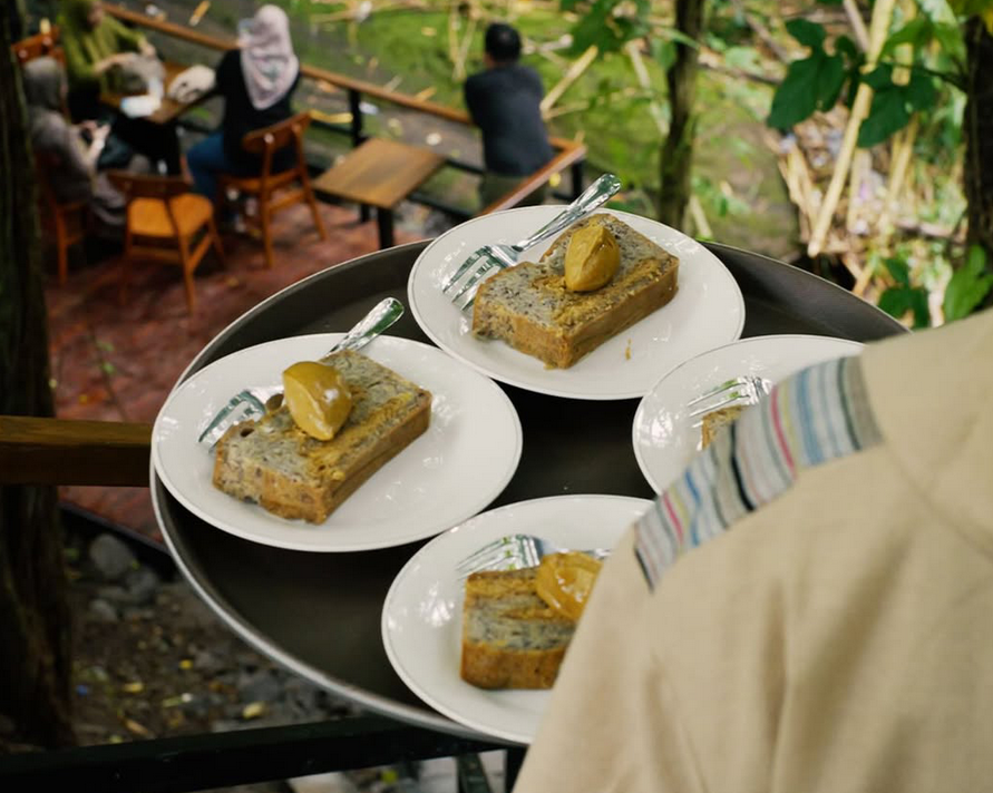 Bolu pisang Putu Radja di Sleman