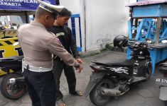 Hari pertama Polresta Jogja mengecek kelengkapan kendaraan dalam Operasi Patuh Progo 2025, Senin (14/7/2025). (Source: Humas Polresta Jogja)