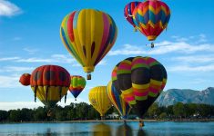 Ilustrasi Festival Balon Udara (Source: Bobo)