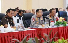 Kapolda DIY Irjen Polisi Anggoro Sukartono menerima kunjungan Komisi III DPR RI, Rabu (2/7/2025) siang, di Mapolda DIY mengenai penyerapan aspirasi RUU KUHAP baru. (Soure: Bidhumas Polda DIY)