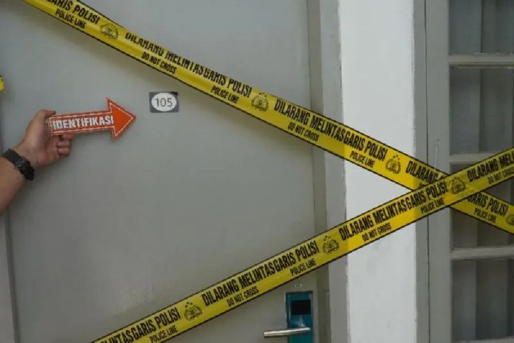 Kondisi saat melakukan olah TKP di lokasi ditemukan mayat di Jakarta, Selasa (8/7/2025). (Source: Antara)