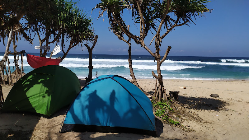Pantai Sanglen, Kemadang, Tanjungsari, Gunungkidul (Source: Yogya)