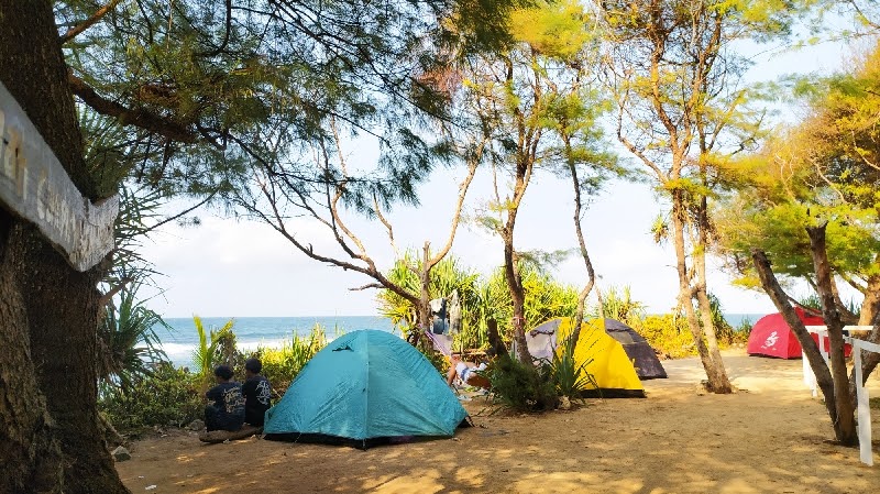 Keindahan Pantai Sanglen di Gunungkidul: Cek Lokasi, Tiket Masuk dan Fasilitas yang Tersedia! 2 Pantai Sanglen