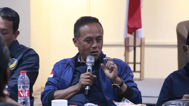 Politisi Partai NasDem Yogyakarta, Suharno, saat forum dikusi, Kamis (3/7/2025). (Source: Liputan 6)
