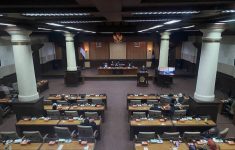 Suasana Rapat Paripurna Raperda Perubahan APBD DIY 2025 di Gedung DPRD DIY, Senin (7/7/2025) (Source: Harian Jogja)