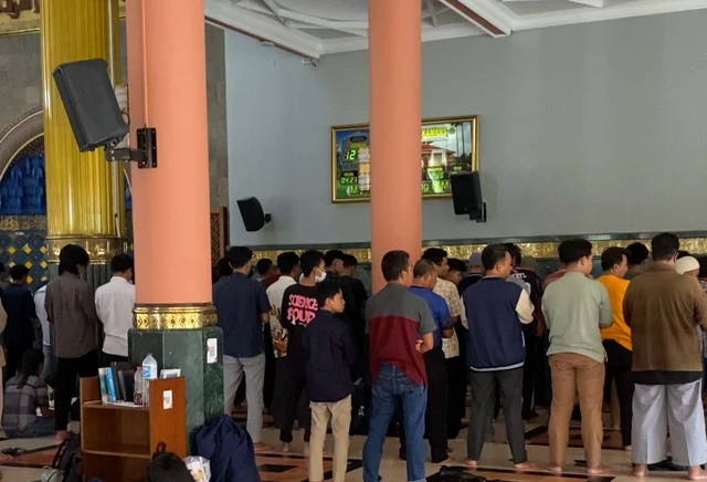 Salat gaib civitas UGM