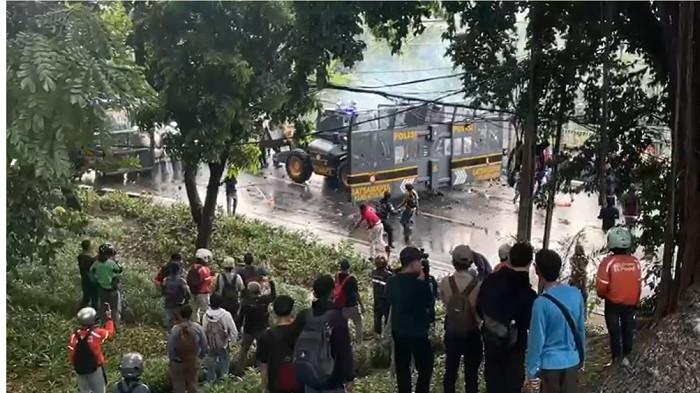 28 Agustus Demo Buruh Ricuh di DPR