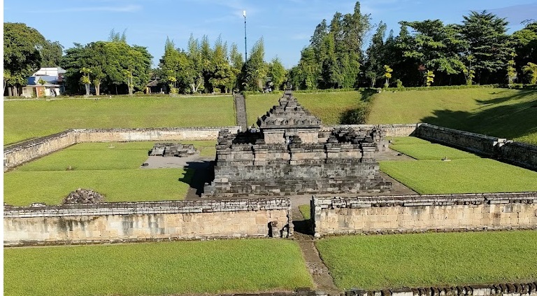 8 Wisata Candi Terbaik di Jogja, Wajib Kamu Kunjungi Saat Akhir Pekan! 4 Candi Sambisari