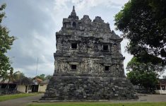 Candi Sari (source: Google Maps)