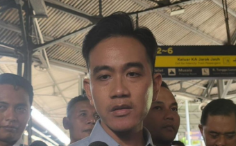 Wakil Presiden RI Gibran Rakabuming Raka menanggapi usulan penambahan gerbong merokok di kereta api.