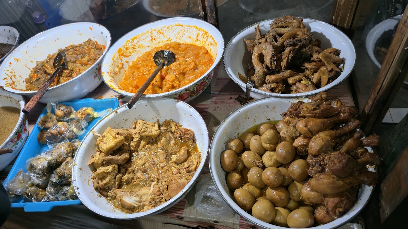 8 Kuliner Pedas di Jogja yang Wajib Dicoba yang Bikin Lidah Bergetar 7 Gudeg Mercon Bu Prihandi
