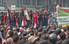 Polisi Bantah Ada Korban Tewas pada Demo di Pati (foto: X)
