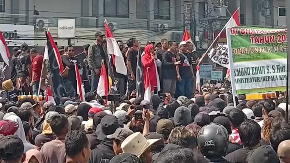 Polisi Bantah Ada Korban Tewas pada Demo di Pati (foto: X)