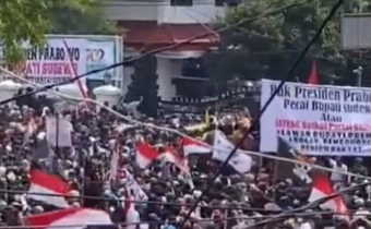 DPRD Tindaklanjuti Tuntutan Pemakzulan Bupati Pati Sudewo (Foto: X)