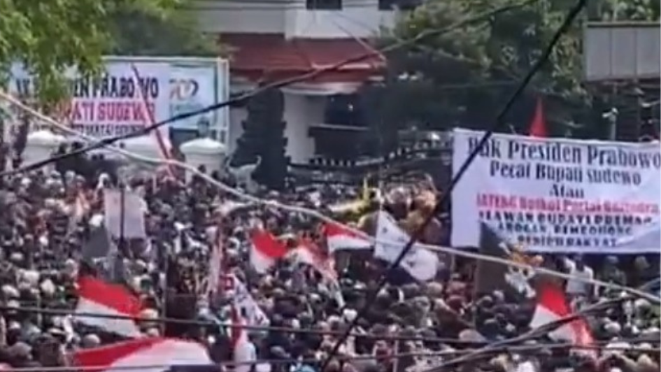 DPRD Tindaklanjuti Tuntutan Pemakzulan Bupati Pati Sudewo (Foto: X)