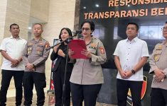 Konferensi Pers hasil tes DNA Ridwan Kamil dan Lisa Mariana (Source: detik)