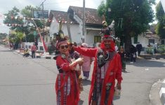 Semarak warga Sambut HUT Ke-80 RI pada hari Minggu (10/8/2025). (Source: RRI)