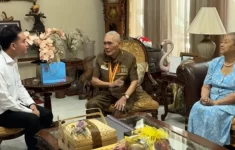 Wakil Presiden, Gibran Rakabuming Raka menemui Wapres ke-6 RI, Jenderal (Purn) Try Sutrisno, Rabu (13/8/2025).